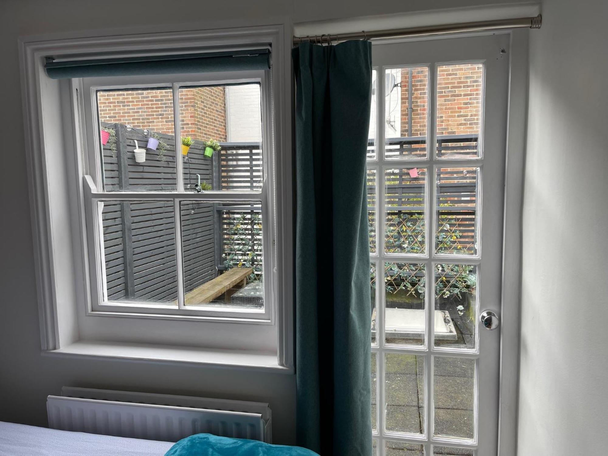 North Laine Sunny Cottage - Parking Available Hove Esterno foto